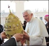 Benedict XVI papal tiara